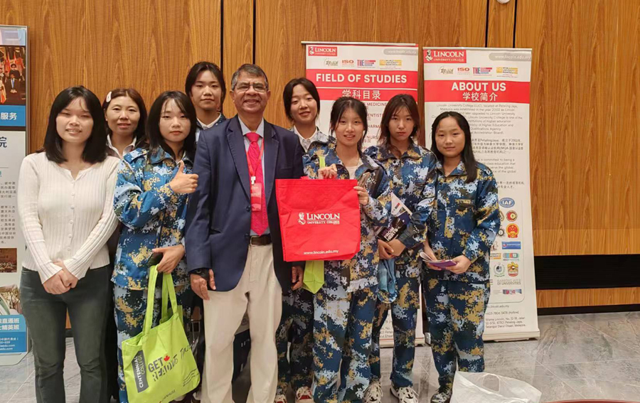 Prof. Dr. Amiya Bhaumik, President, LUC Engages in Inspiring Discussions with Chinese Students